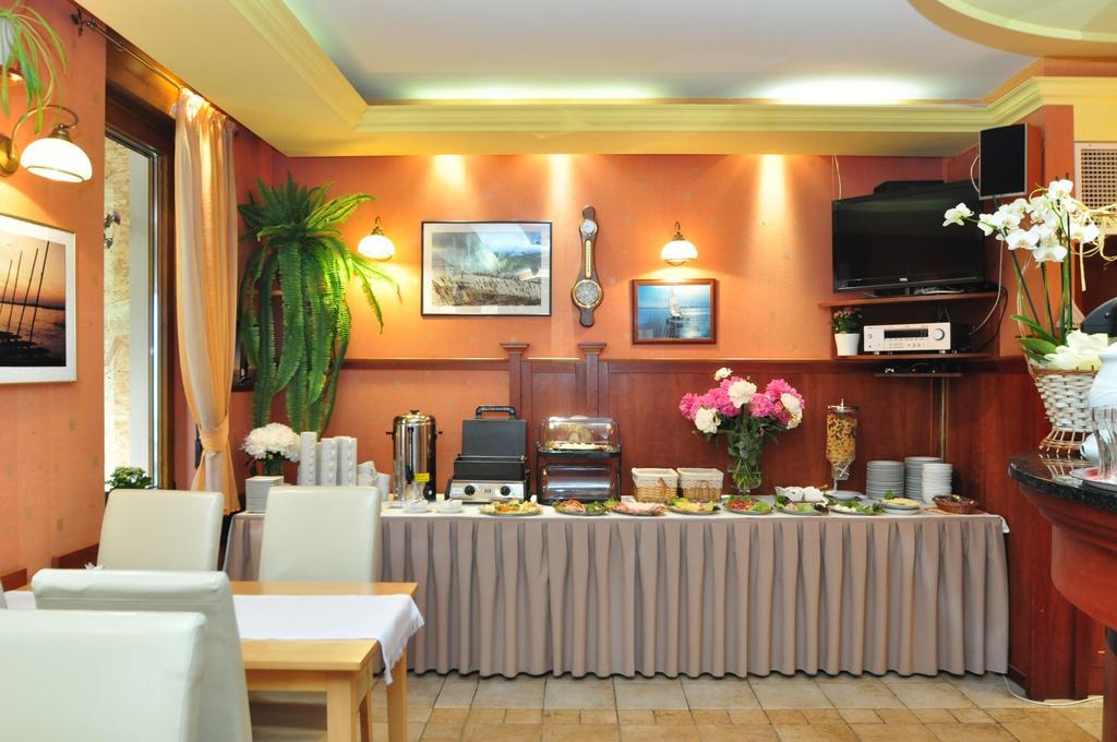Aparthotel Mikolajki Exterior photo